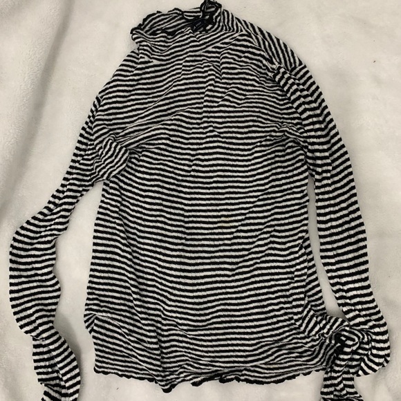 Zara Mock Neck Striped Top - Picture 3 of 3
